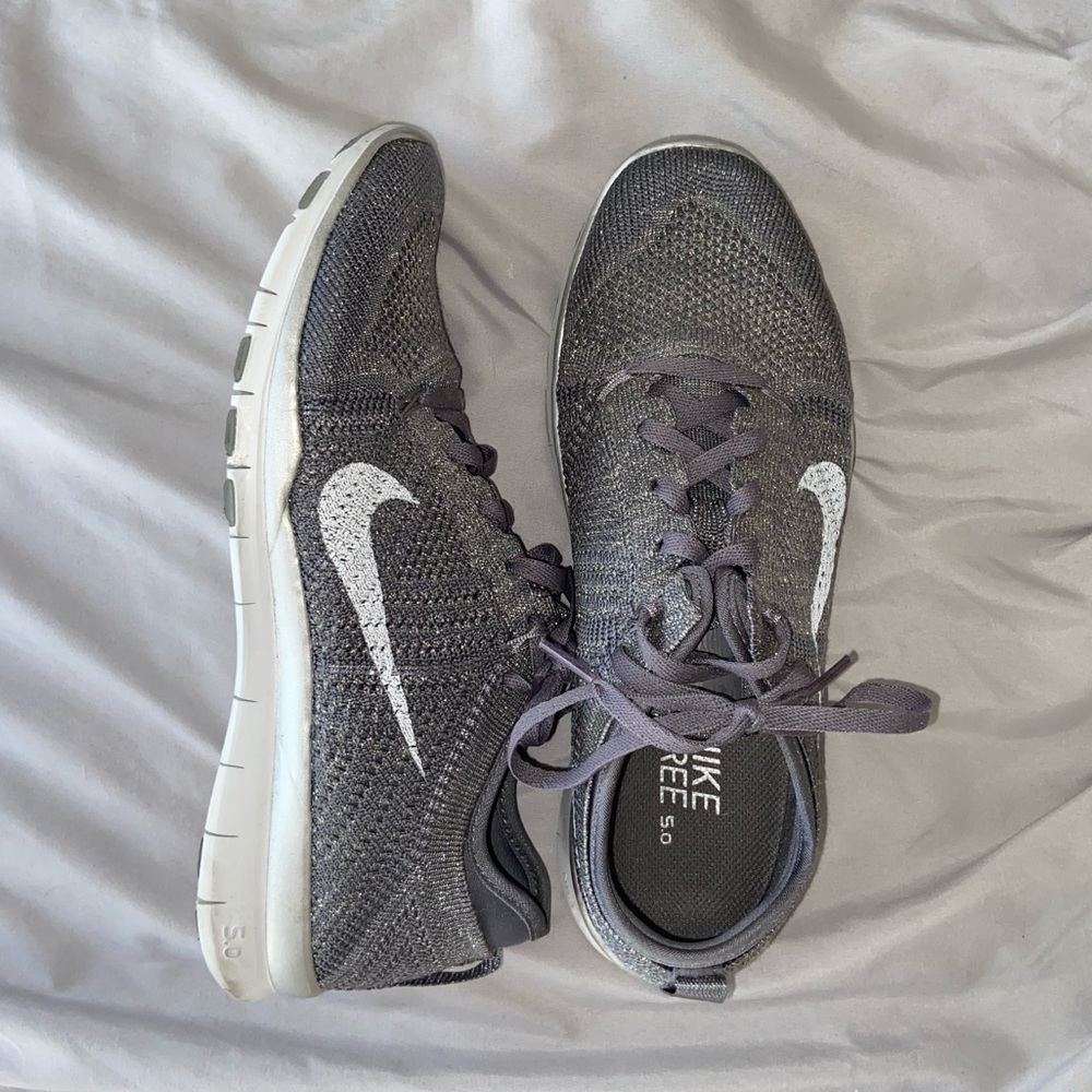 Grey sparkly NIKE FORCE 5.0 // women’s 7